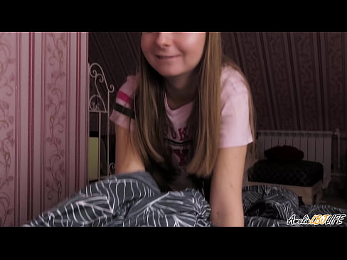 ❤️ Blondie BFF-ya xwe bi kûr dimije û di devê xwe de diqelişe Pornoya hişk li me ☑